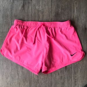 NIKE SHORTS